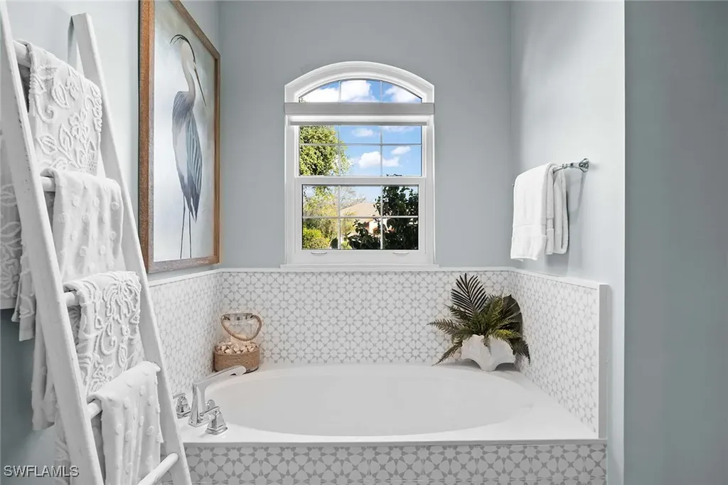 6681 Huntley Lane S Naples FL 34104