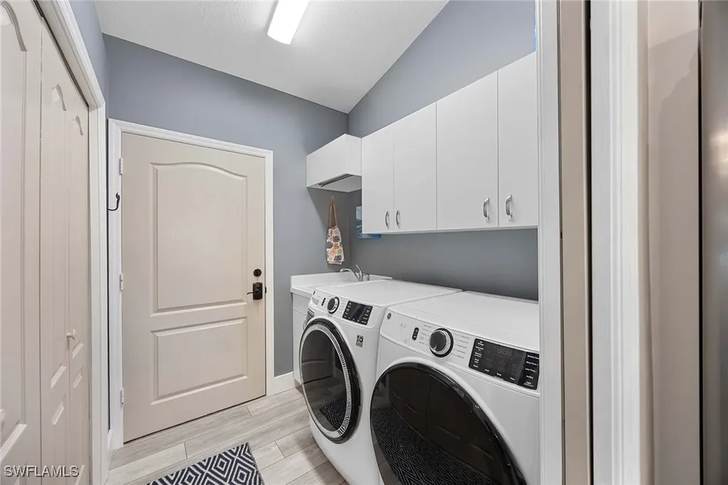 6681 Huntley Lane S Naples FL 34104