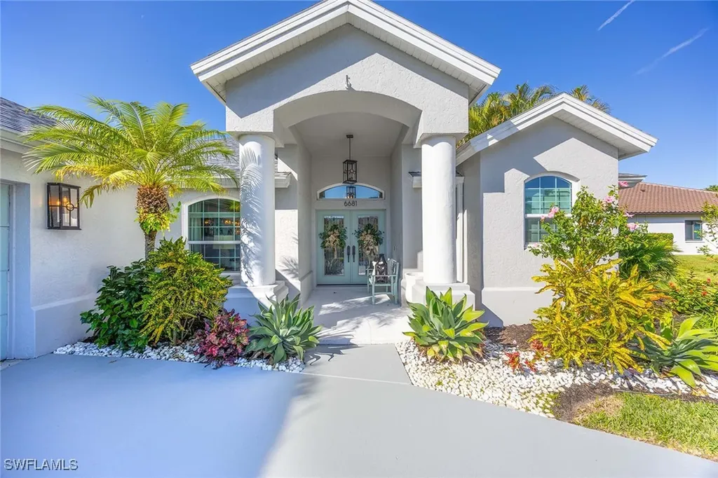 6681 Huntley Lane S Naples FL 34104