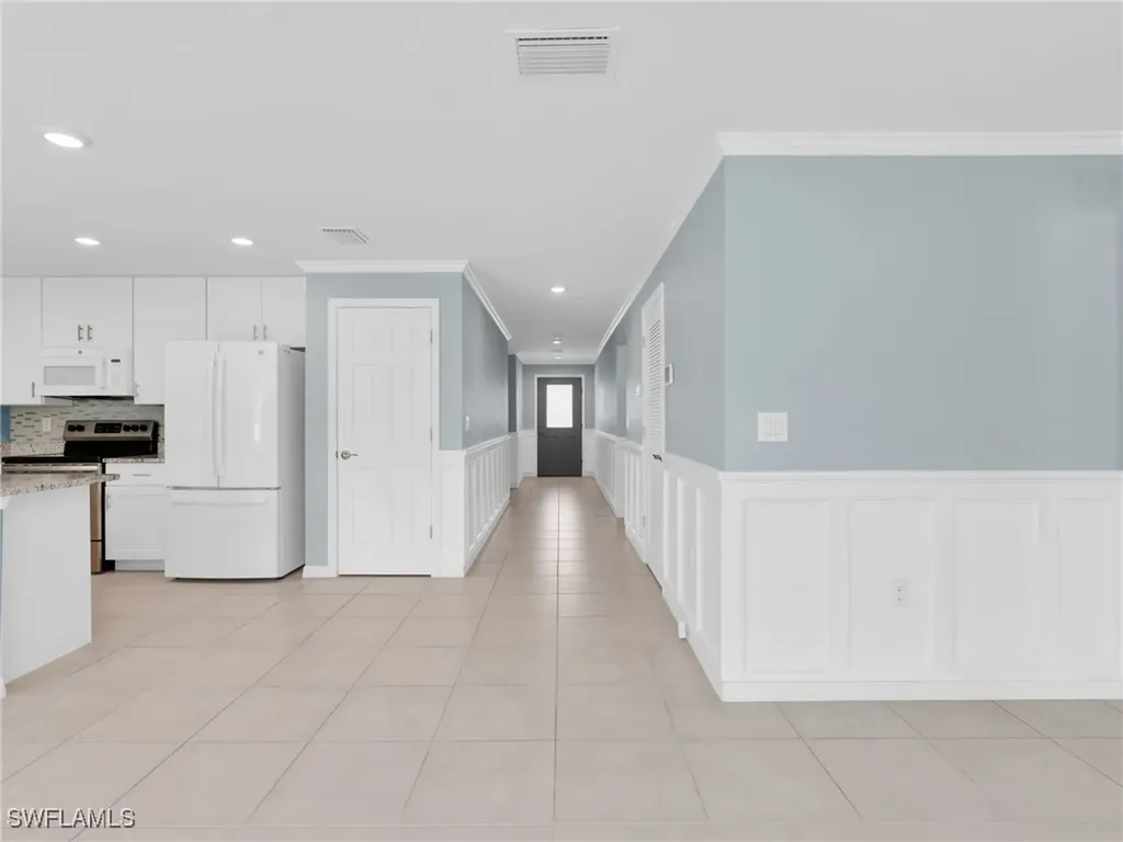 731 Hadley Place W Naples FL 34104