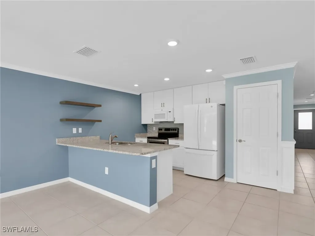 731 Hadley Place W Naples FL 34104