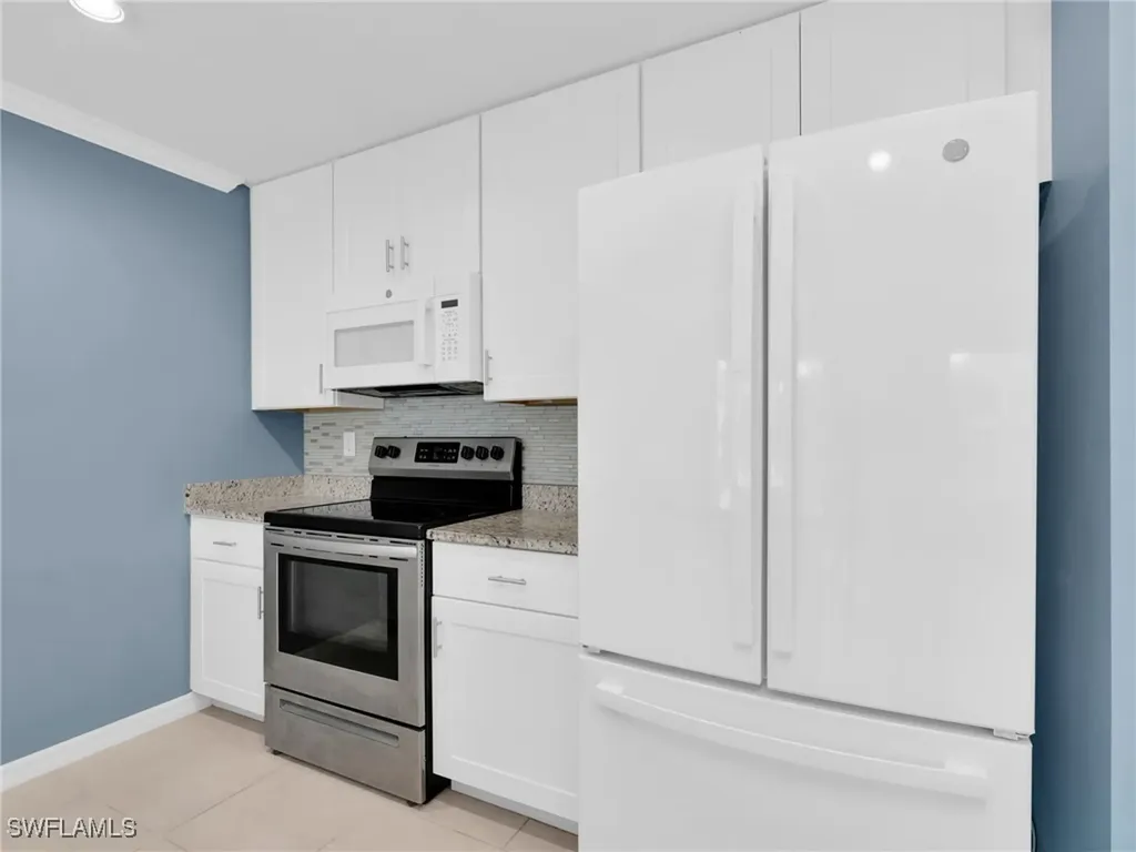 731 Hadley Place W Naples FL 34104