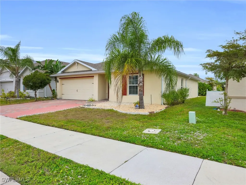 731 Hadley Place W Naples FL 34104