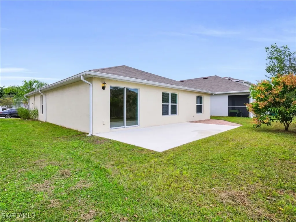 731 Hadley Place W Naples FL 34104