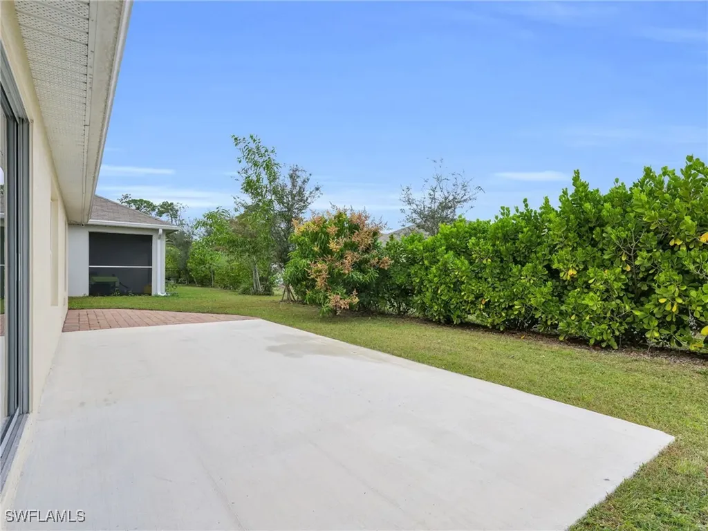 731 Hadley Place W Naples FL 34104