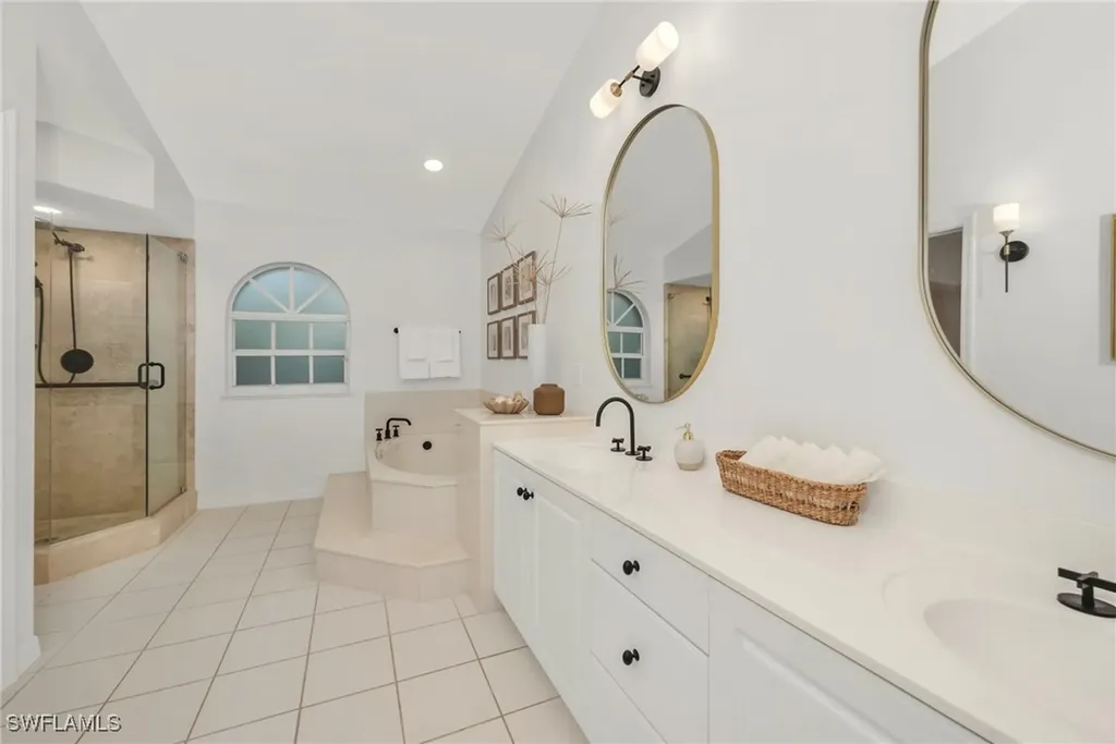 205 Via Perignon Naples FL 34119