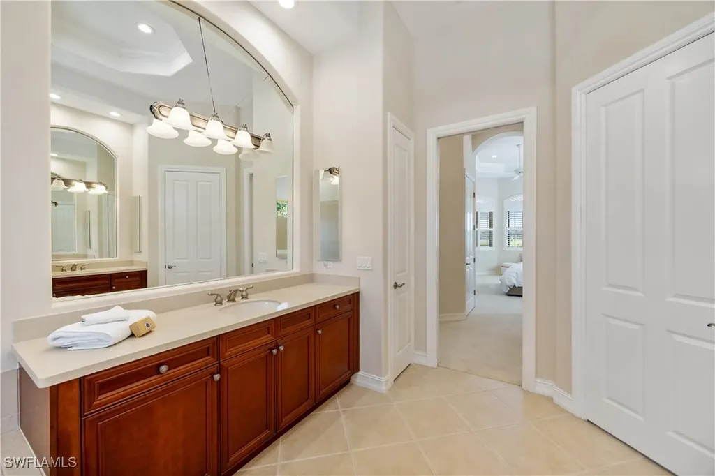 8950 Shenendoah Circle Naples FL 34113