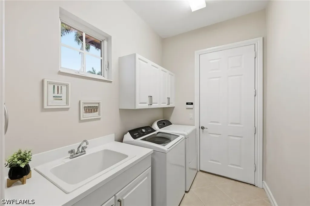 8950 Shenendoah Circle Naples FL 34113