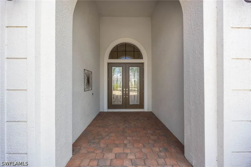 8950 Shenendoah Circle Naples FL 34113