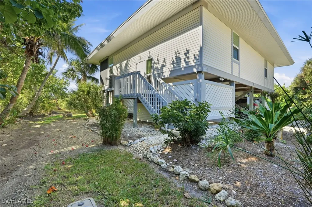 1039 Beach Road Sanibel FL 33957