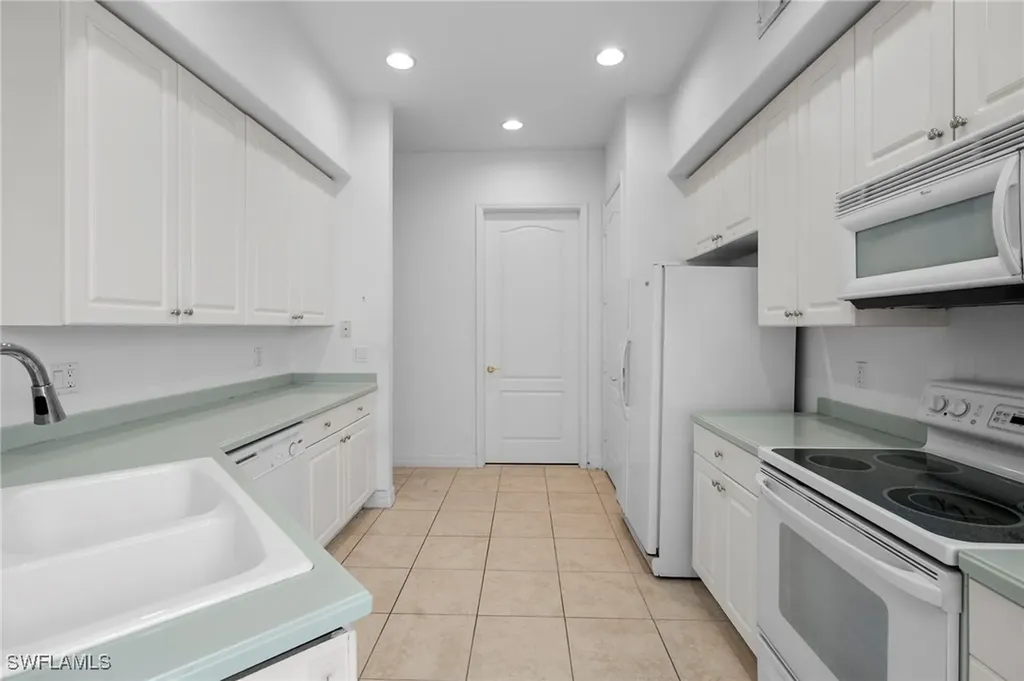6010 Jonathans Bay Circle Fort Myers FL 33908