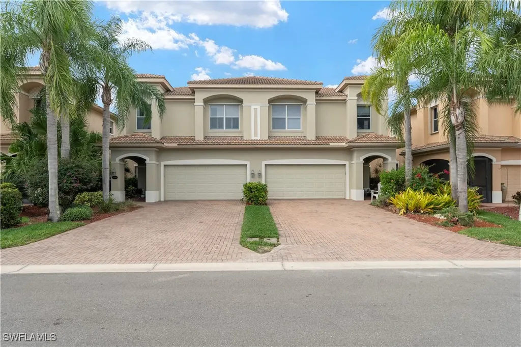 Estero FL, 20516 Larino Loop
