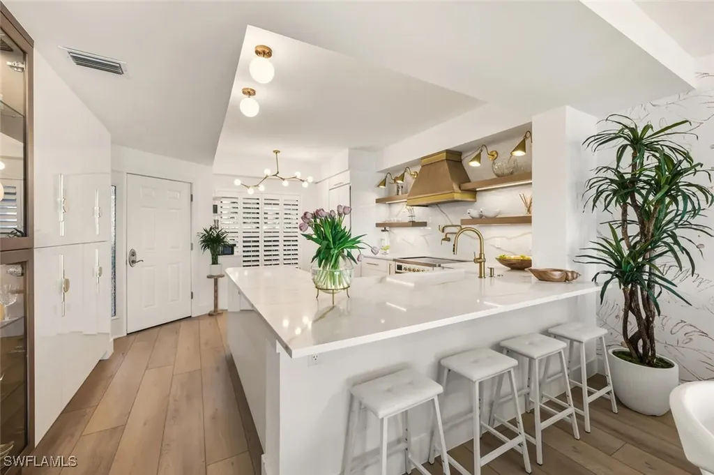 601 La Peninsula Boulevard Naples FL 34113