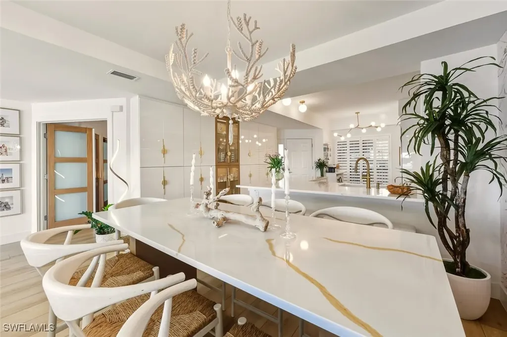 601 La Peninsula Boulevard Naples FL 34113