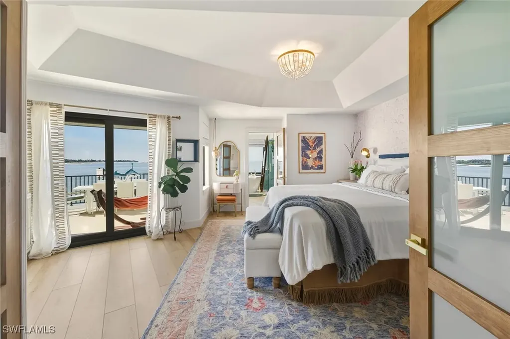 601 La Peninsula Boulevard Naples FL 34113