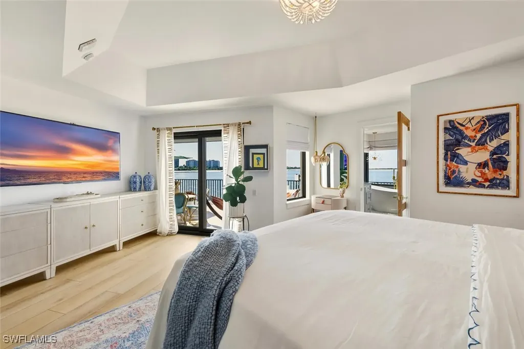 601 La Peninsula Boulevard Naples FL 34113