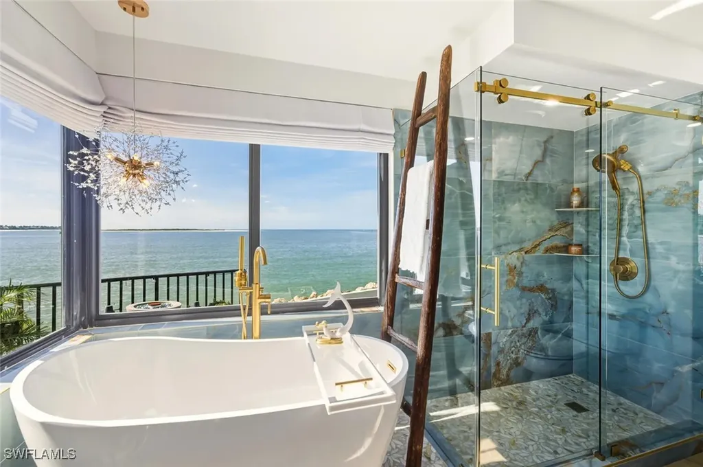 601 La Peninsula Boulevard Naples FL 34113