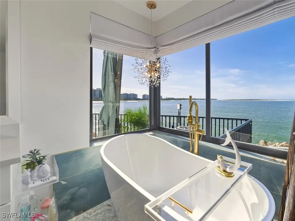 601 La Peninsula Boulevard Naples FL 34113