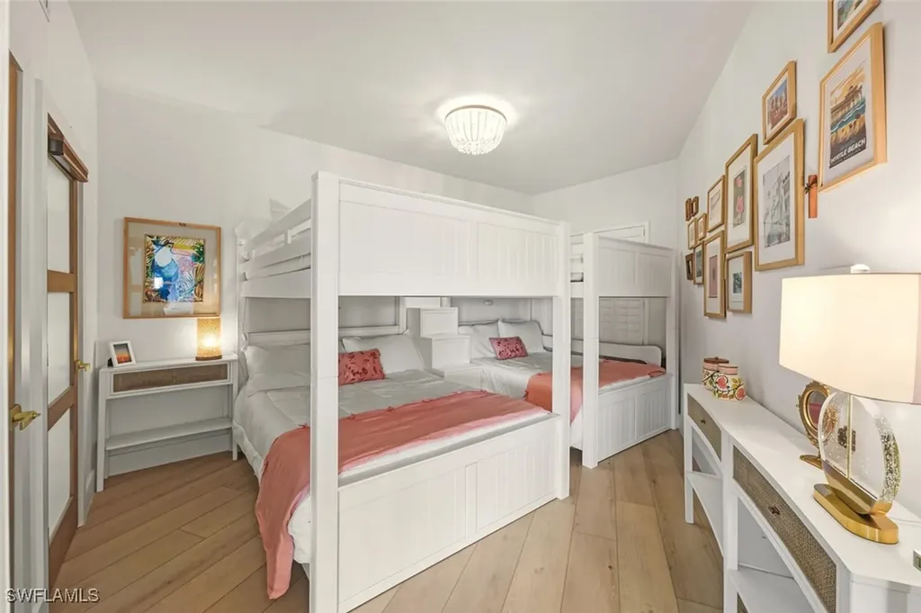 601 La Peninsula Boulevard Naples FL 34113