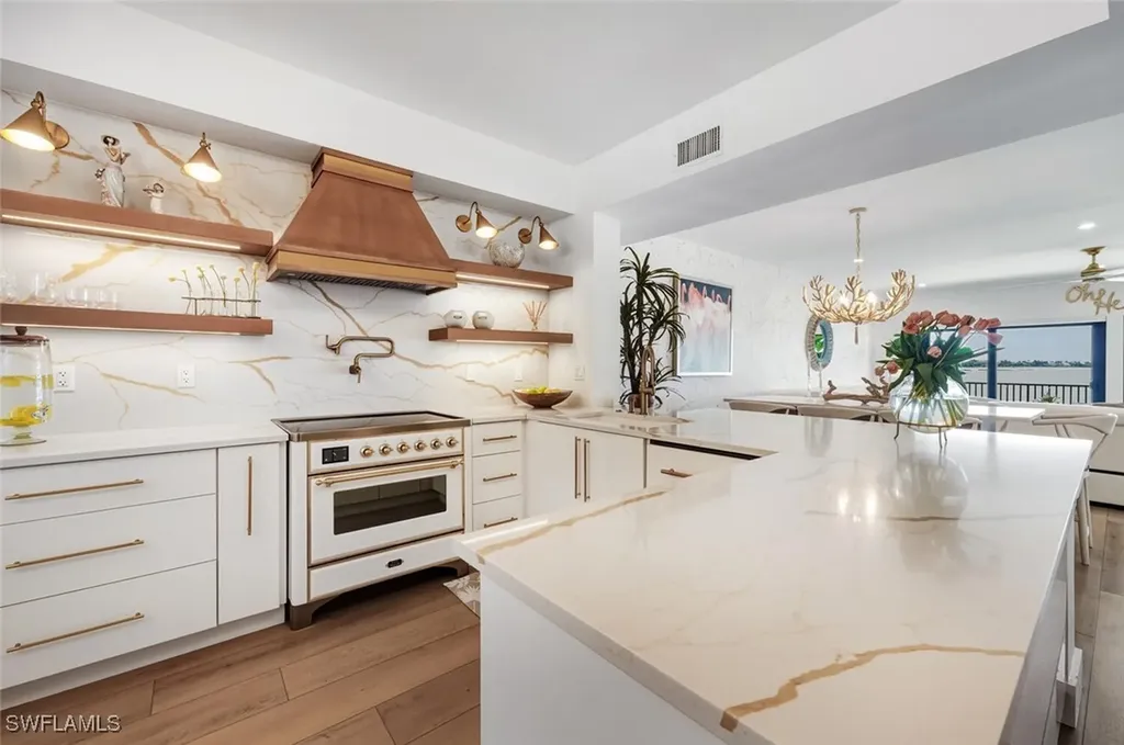 601 La Peninsula Boulevard Naples FL 34113