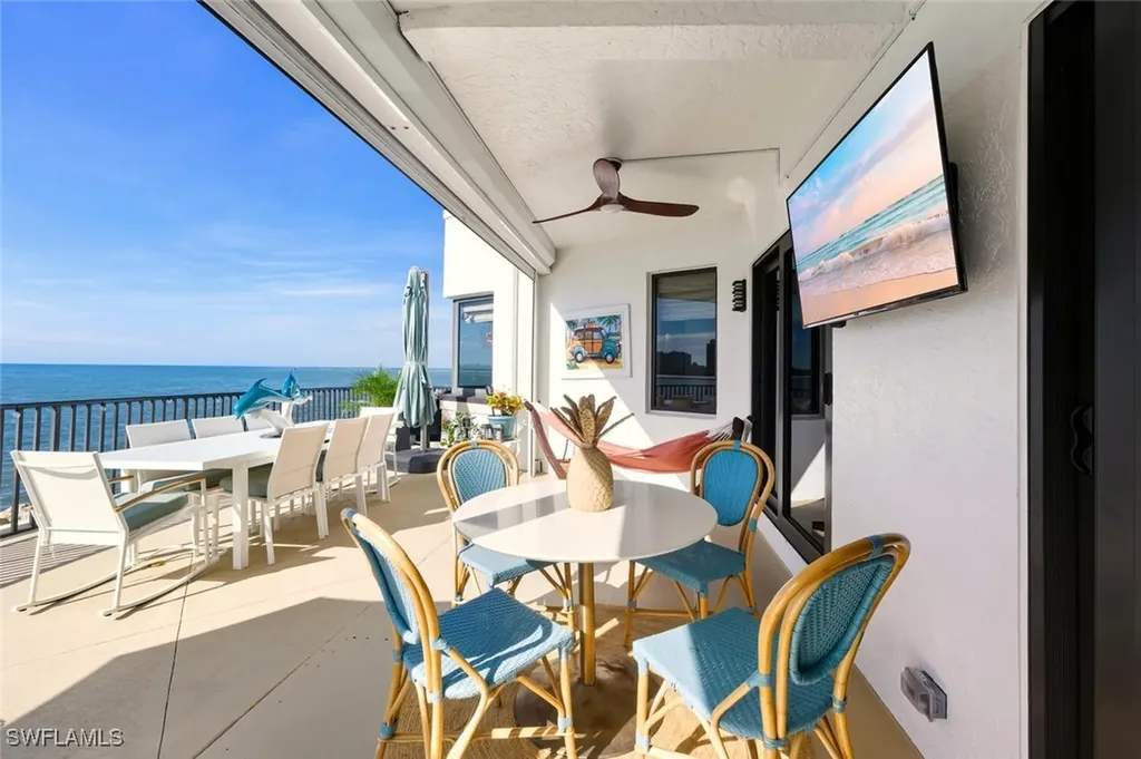 601 La Peninsula Boulevard Naples FL 34113