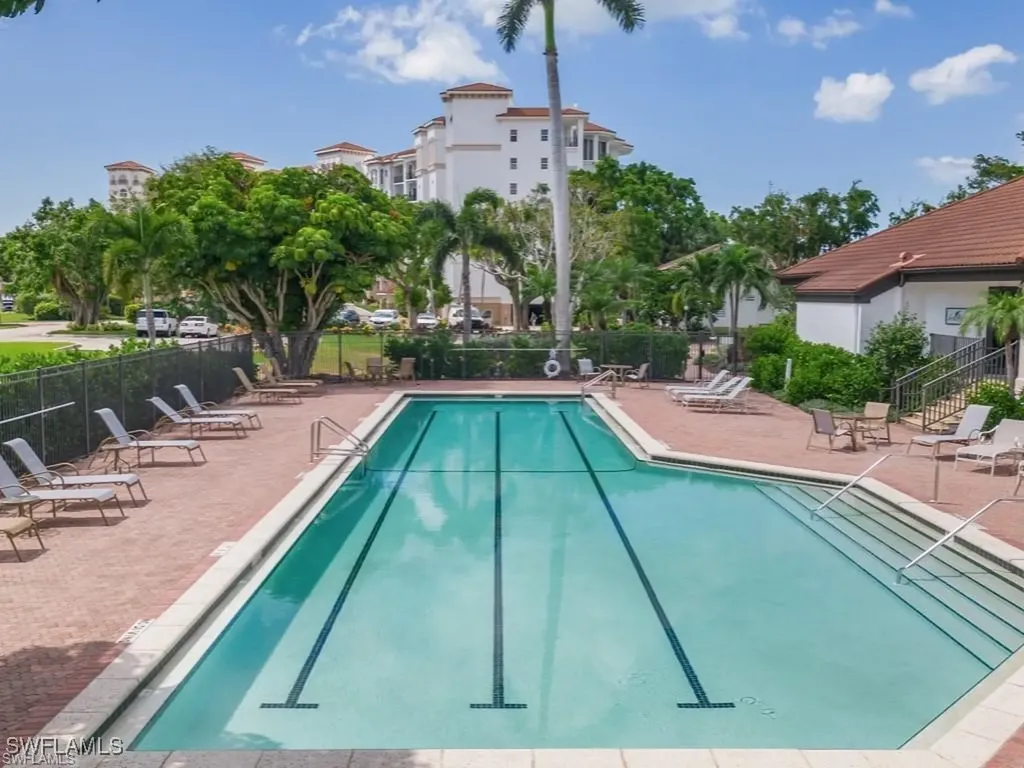 601 La Peninsula Boulevard Naples FL 34113