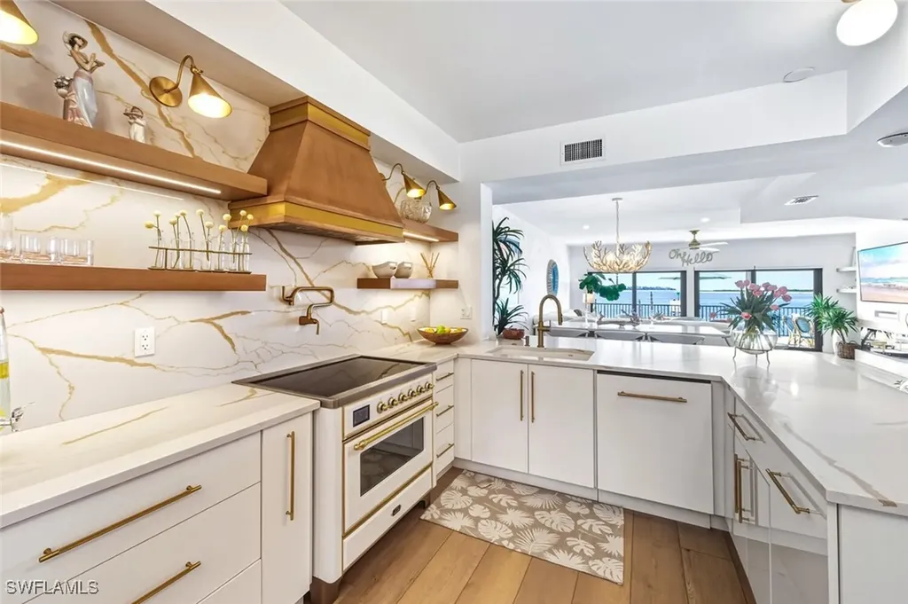 601 La Peninsula Boulevard Naples FL 34113