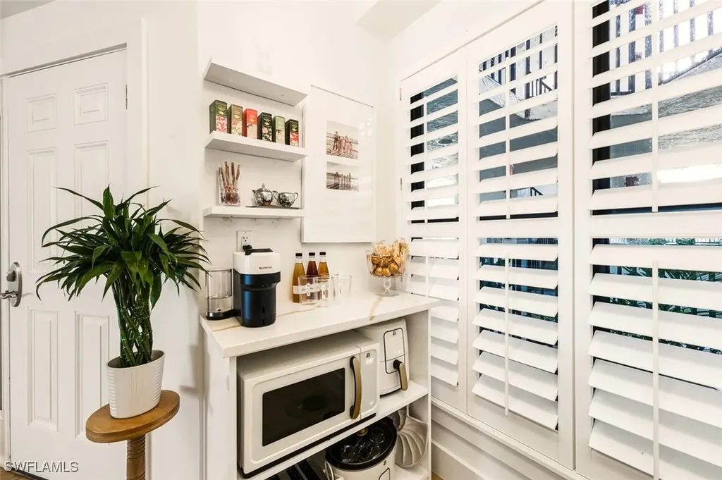 601 La Peninsula Boulevard Naples FL 34113