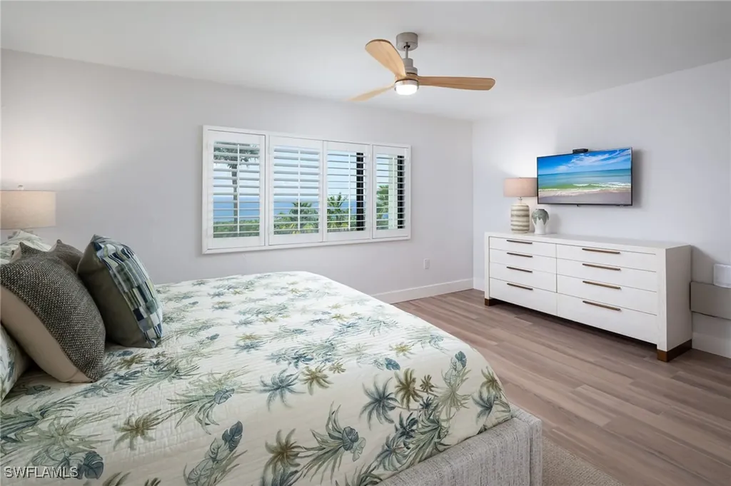10475 Gulf Shore Drive Naples FL 34108