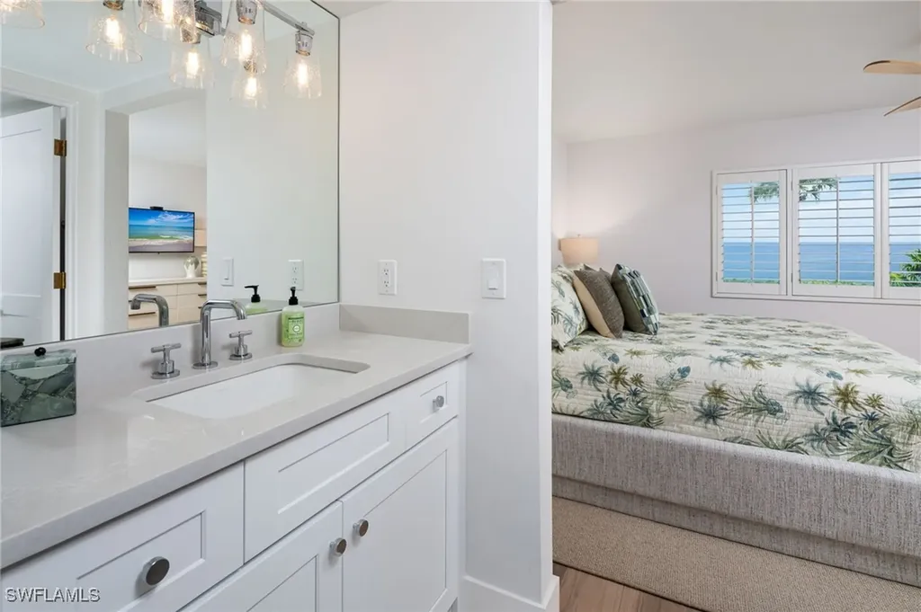 10475 Gulf Shore Drive Naples FL 34108