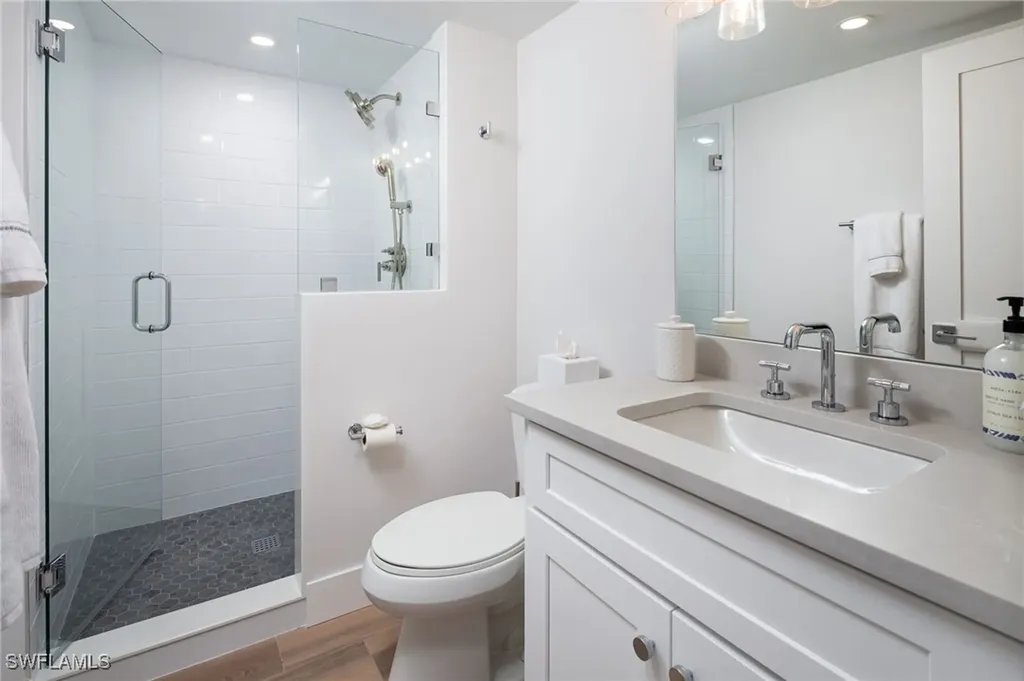 10475 Gulf Shore Drive Naples FL 34108