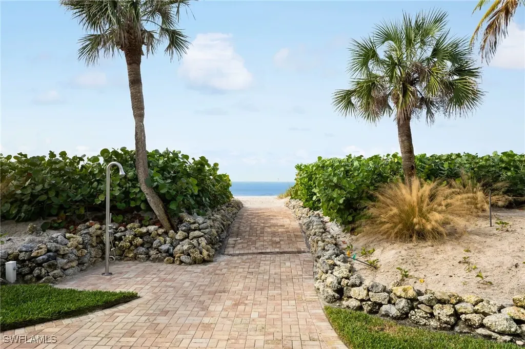 10475 Gulf Shore Drive Naples FL 34108