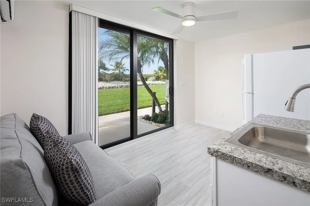 10475 Gulf Shore Drive Naples FL 34108