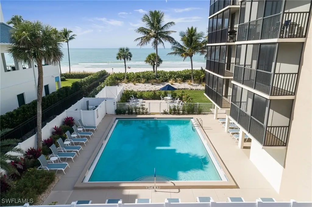 10475 Gulf Shore Drive Naples FL 34108