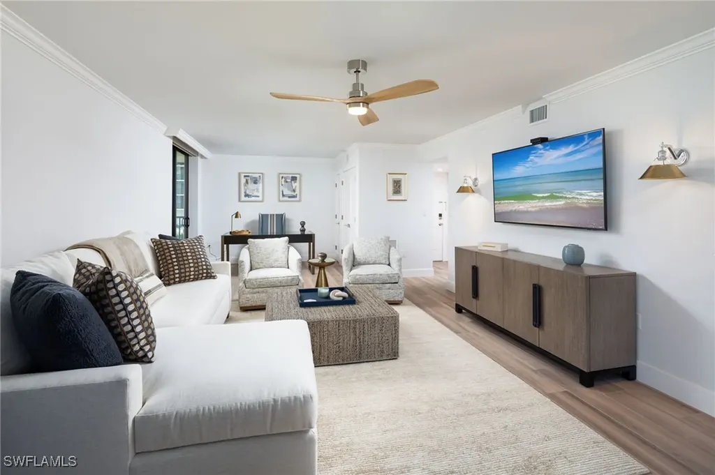 10475 Gulf Shore Drive Naples FL 34108