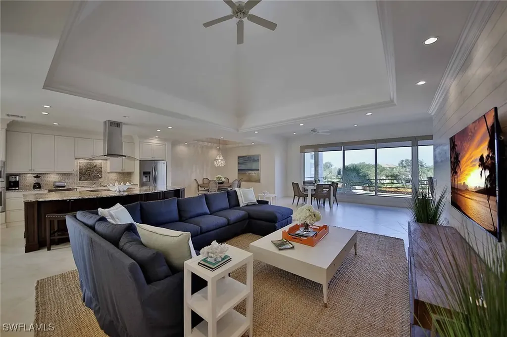 Marco Island FL, 824 Hideaway Circle E, Unit 3-324