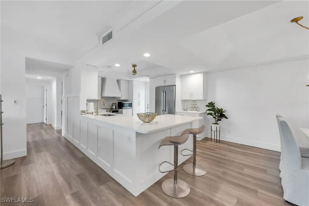 400 Park Shore Drive Naples FL 34103