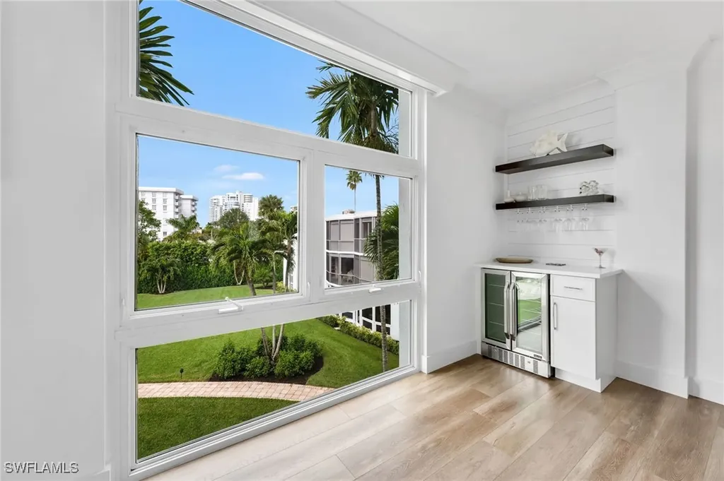 400 Park Shore Drive Naples FL 34103