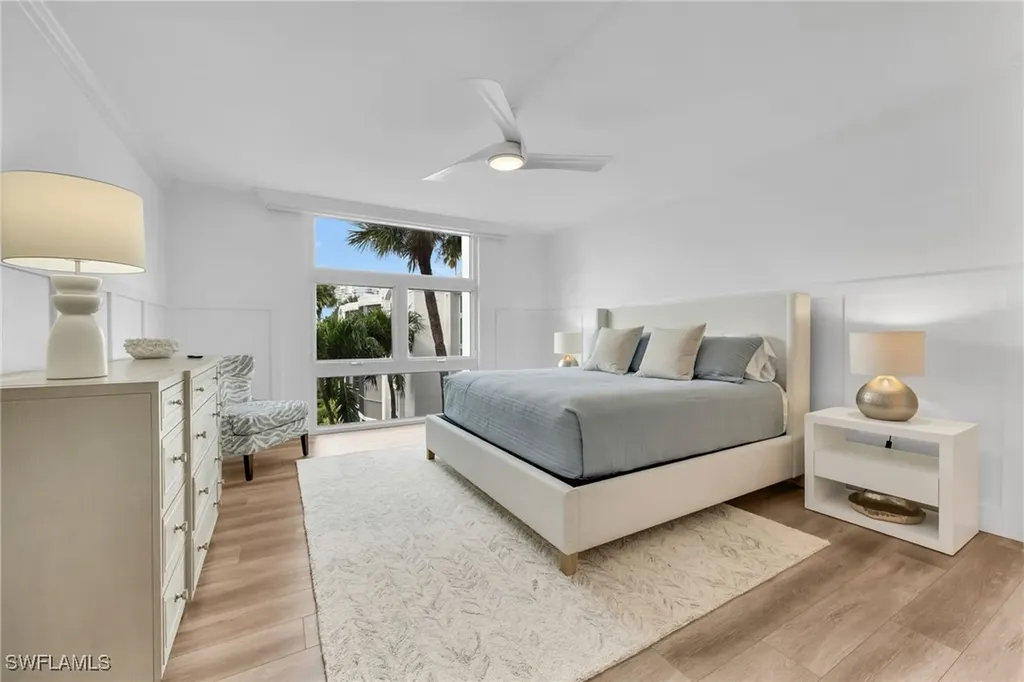 400 Park Shore Drive Naples FL 34103