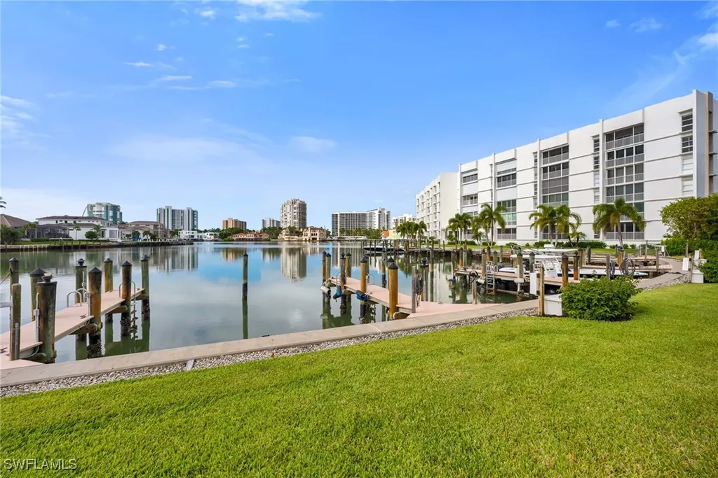 400 Park Shore Drive Naples FL 34103