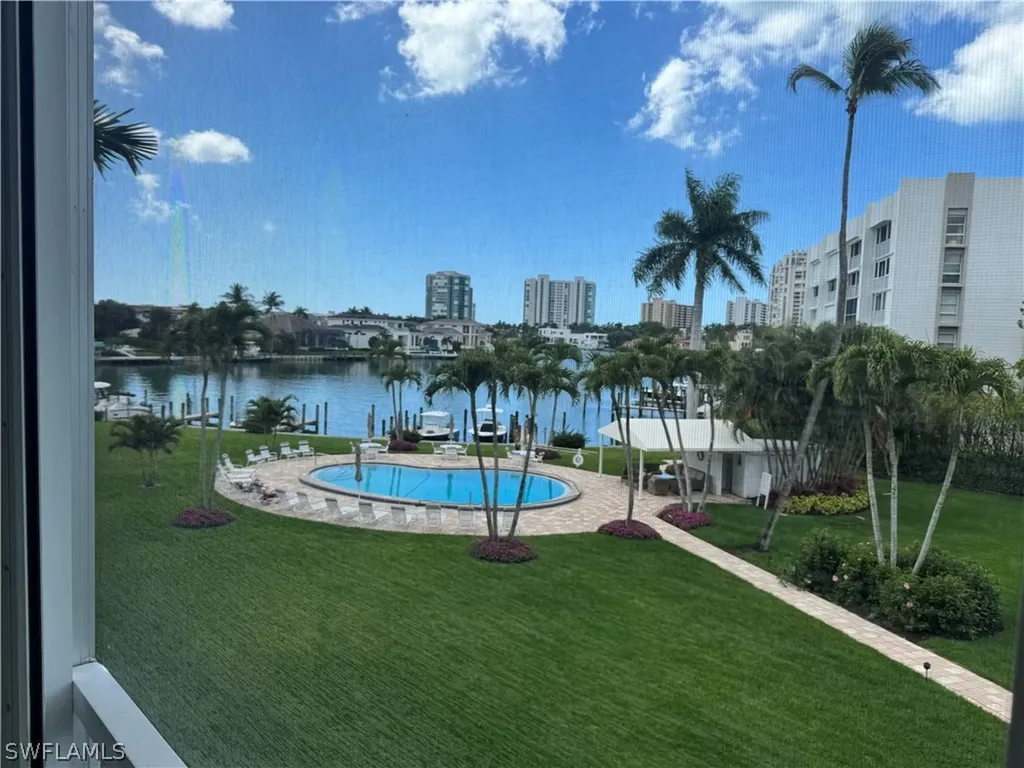 400 Park Shore Drive Naples FL 34103