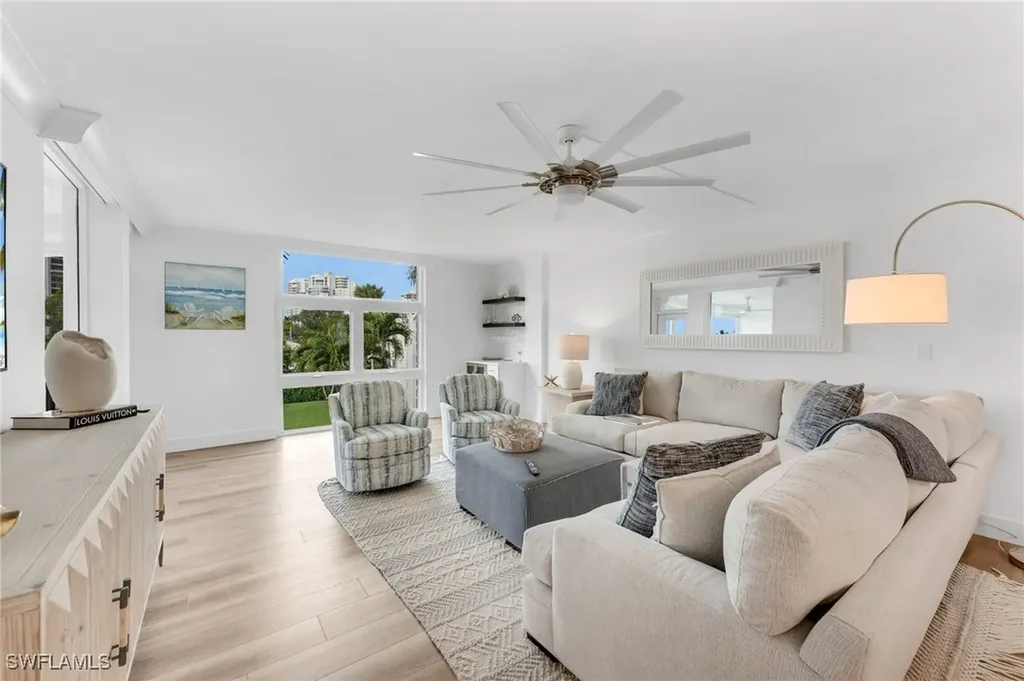 400 Park Shore Drive Naples FL 34103