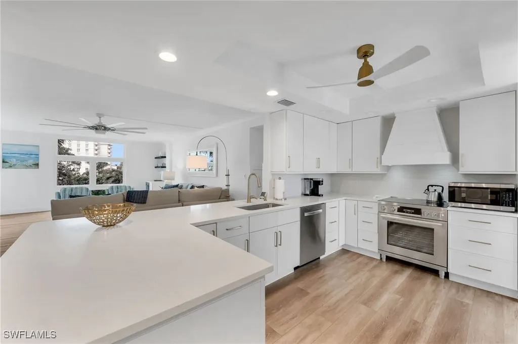 400 Park Shore Drive Naples FL 34103