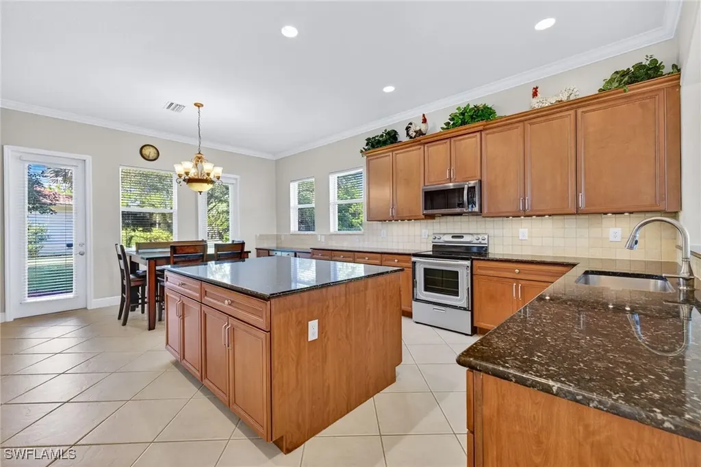 2212 Vardin Place Naples FL 34120