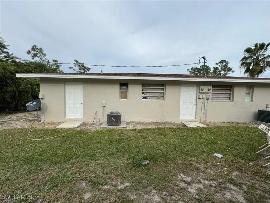 5317 Fleming Street Naples FL 34113