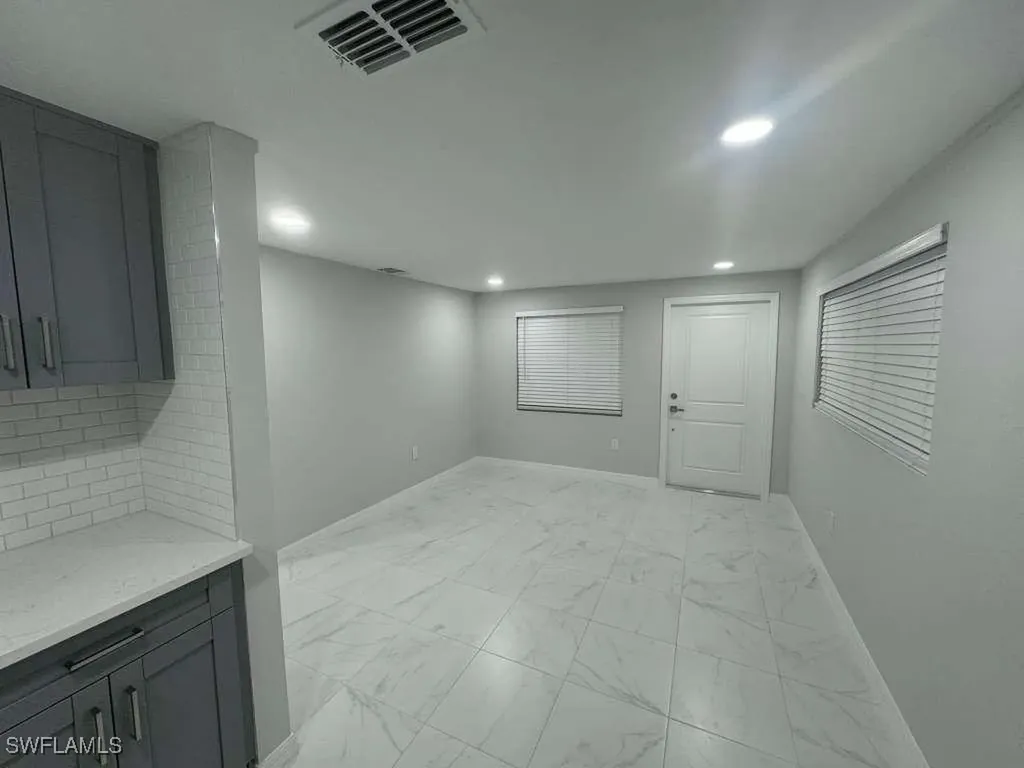 5317 Fleming Street Naples FL 34113