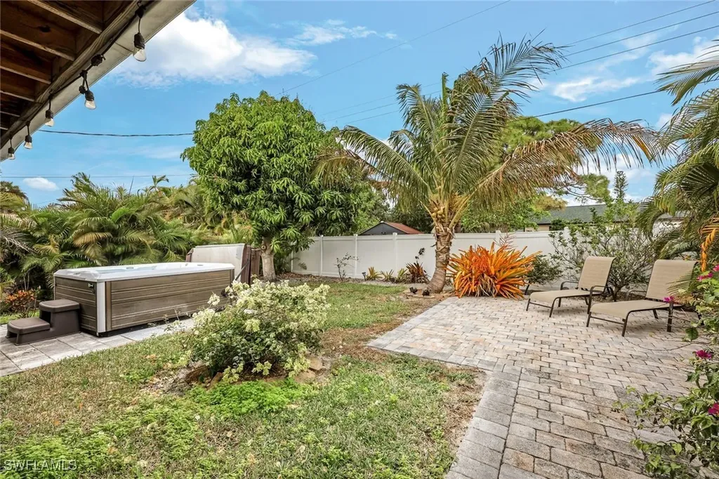 645 101st Avenue N Naples FL 34108