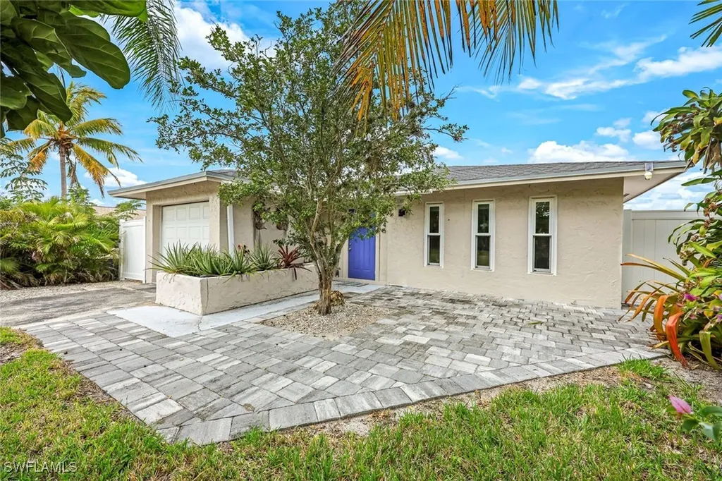 645 101st Avenue N Naples FL 34108