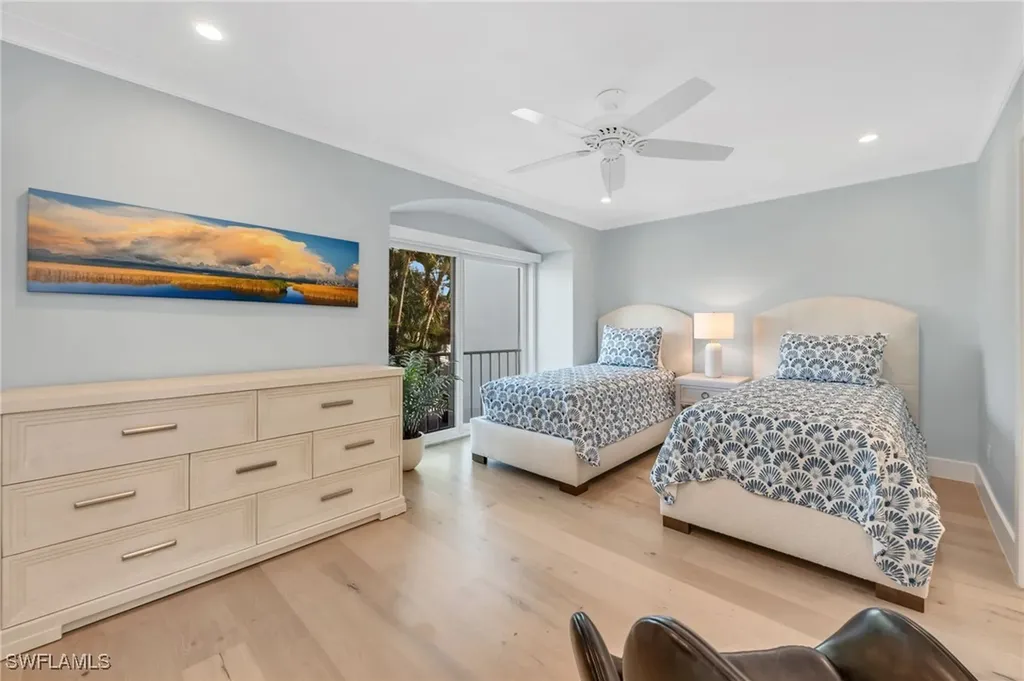 4045 Crayton Road Naples FL 34103