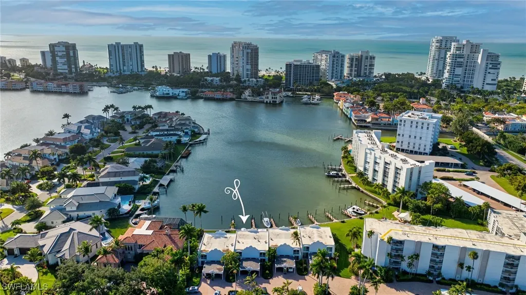 4045 Crayton Road Naples FL 34103